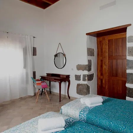 Caserio Leandro Villa *