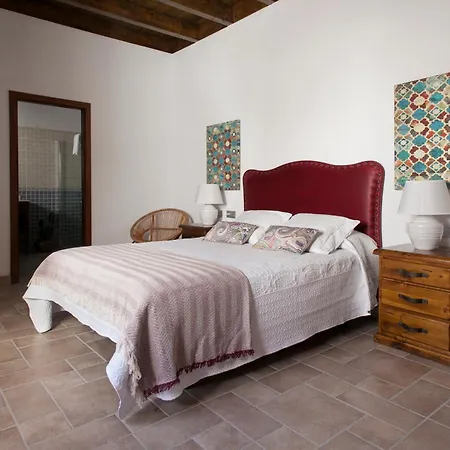 Caserio Leandro Villa Tías