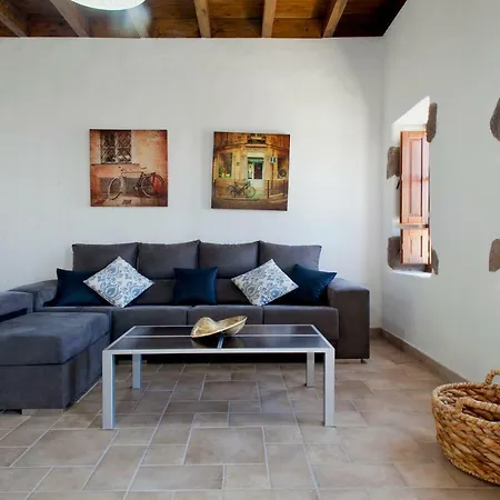 Caserio Leandro Villa *