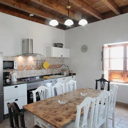 Villa Caserio Leandro Tías